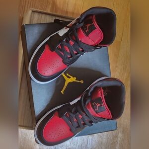 Jordan 1 Mid "Black/Fire Red/White" Grade School Boys-Original Box